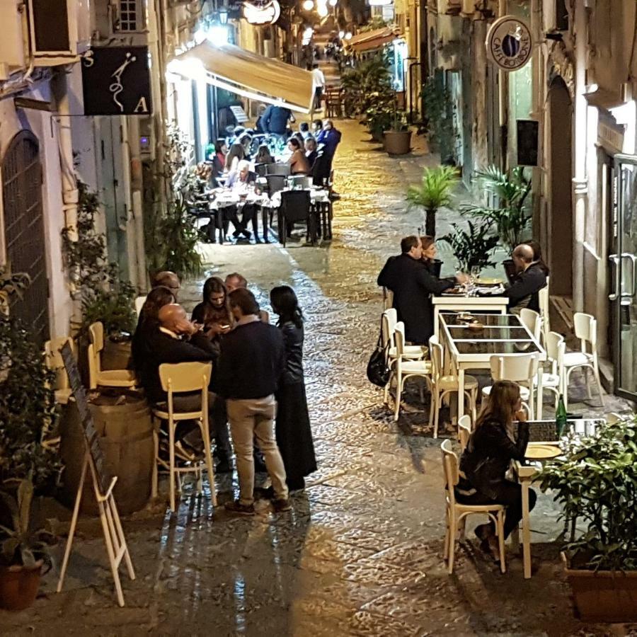 Ai Baretti B&B Napoli Bagian luar foto