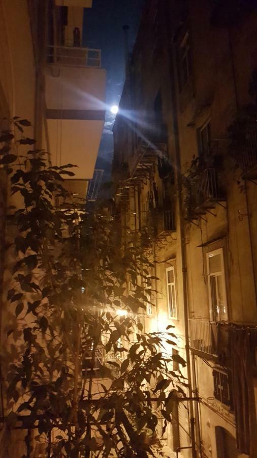 Ai Baretti B&B Napoli Bagian luar foto