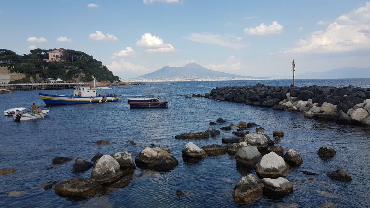 Ai Baretti B&B Napoli Bagian luar foto