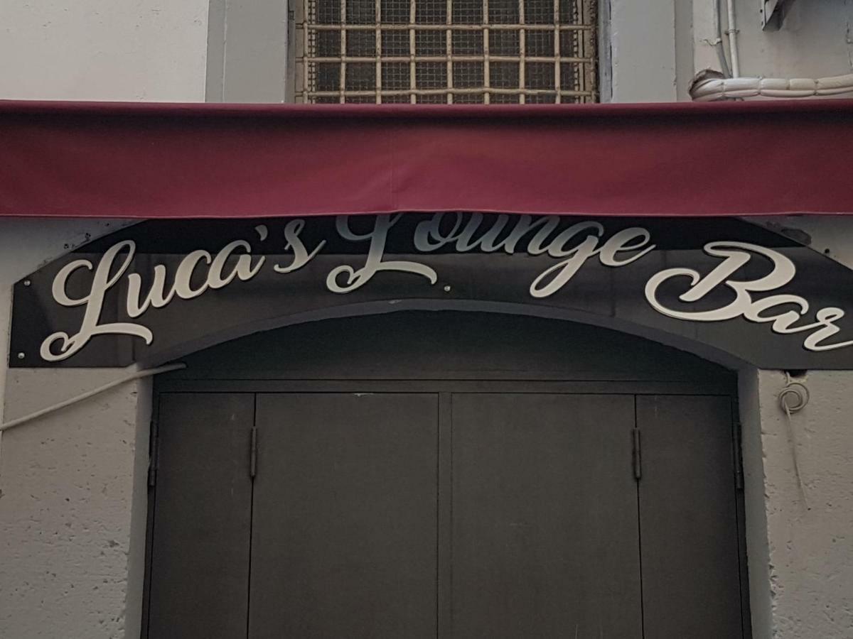 Ai Baretti B&B Napoli Bagian luar foto